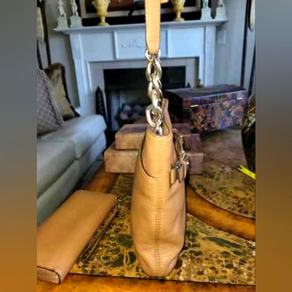 🟠LOW START🟠Michael Kors Crossbody and wallet set - Picture 2 of 16